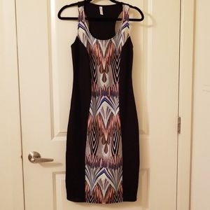 Sleeveless slimming dress
